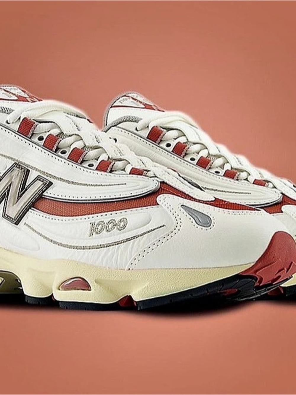 New Balance 1000 Sneakers White & Red US 8.5 Like New